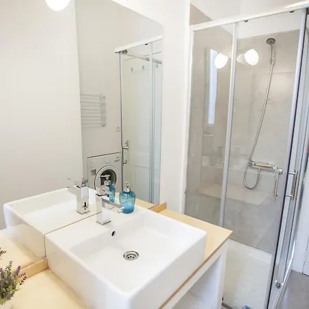Spacious Santos Ap W/ View Lisboa